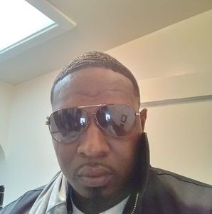 Meet your Posher, Julian